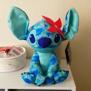 Disney Lilo and Stitch crashes Disney The Little Mermaid